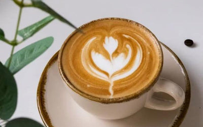 Latte art: Maak een Rosetta als een pro