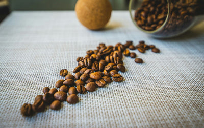 Is it safe to eat coffee beans? 